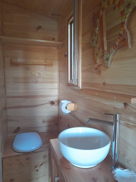 Hébergement AbracadaRoom : La roulotte des sources de Gulène - Image 5