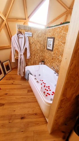 Hébergement AbracadaRoom : N°13 - Évasion Panoramique  + SPA privatisable 1h inclus - Image 4