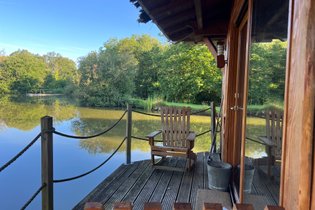 Cabane sur l'eau Creuse