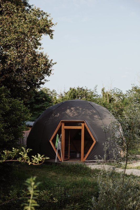 Glamping : nos dômes & son lac privé à Sadirac (2)