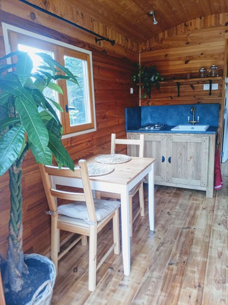 Hébergement AbracadaRoom : Chambre Roulotte et spa privatif  vue montagne - Image 18