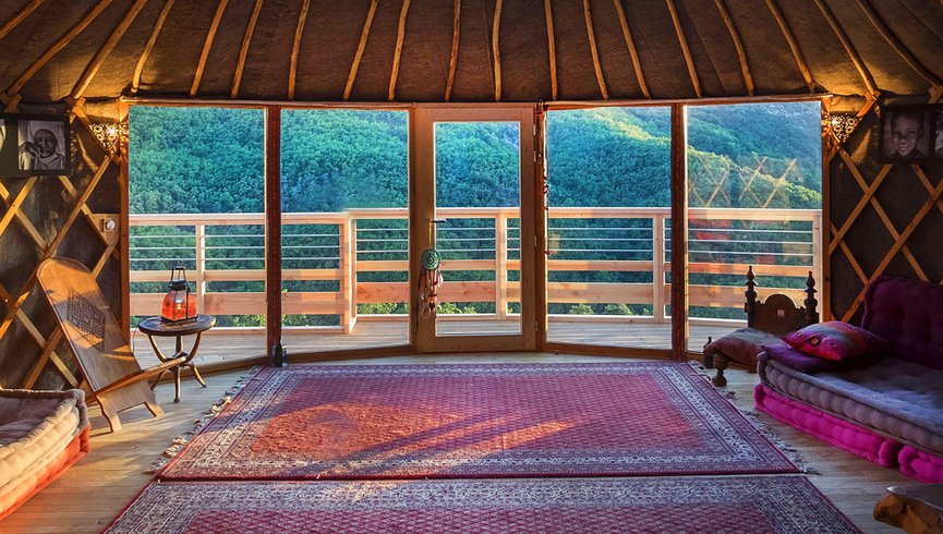 Hébergement AbracadaRoom : La Yourte Nature et sa vue panoramique - Image 3
