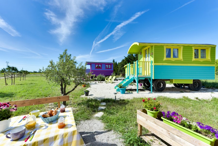 exterieur-des-roulottes-roulottes-yguaris