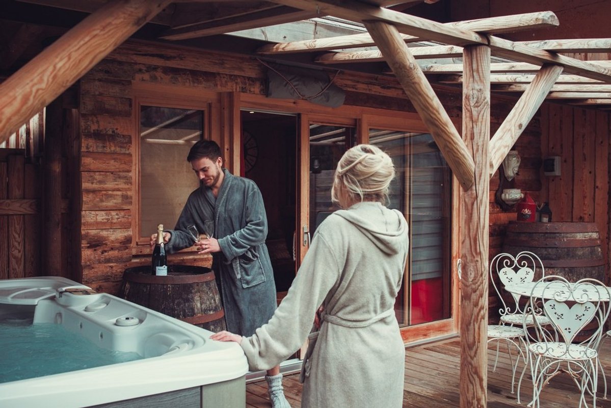 Cabane Le Saloon & Spa à Le Biot (3)