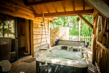La Cabane Nid'Amour & Spa à Martillac (2)
