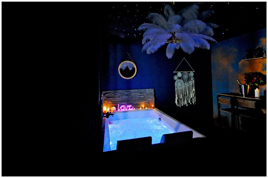 Hébergement AbracadaRoom : La suite 7ième ciel ÉTOILÉ, SPA XXL, 5 min du centre - Image 6