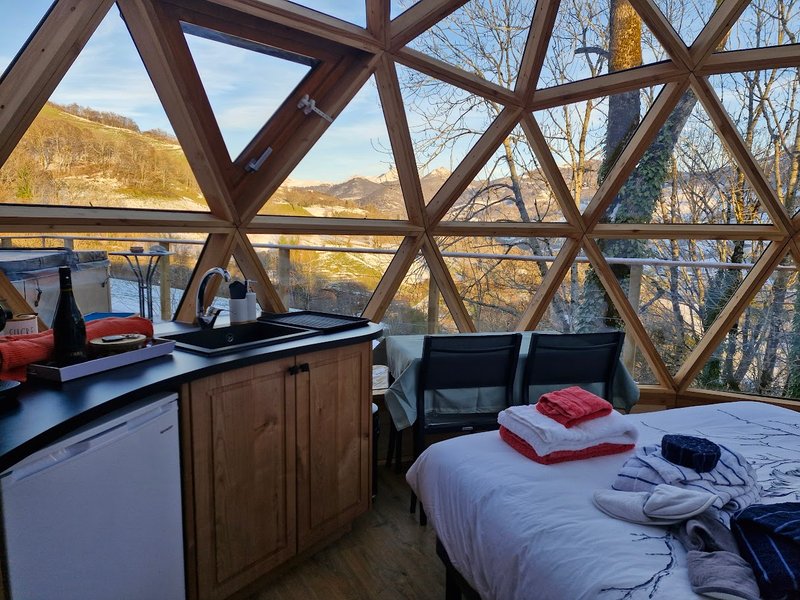 Bulle de neige et nature & spa : Dôme en Auvergne (Auvergne-Rhône-Alpes)