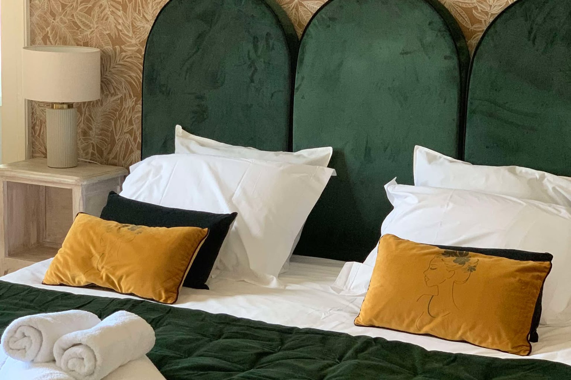 Hébergement UnicStay : Chambre d'hôte Blanche du Château : Notre petite suite à Saint Genies Des Mourgues