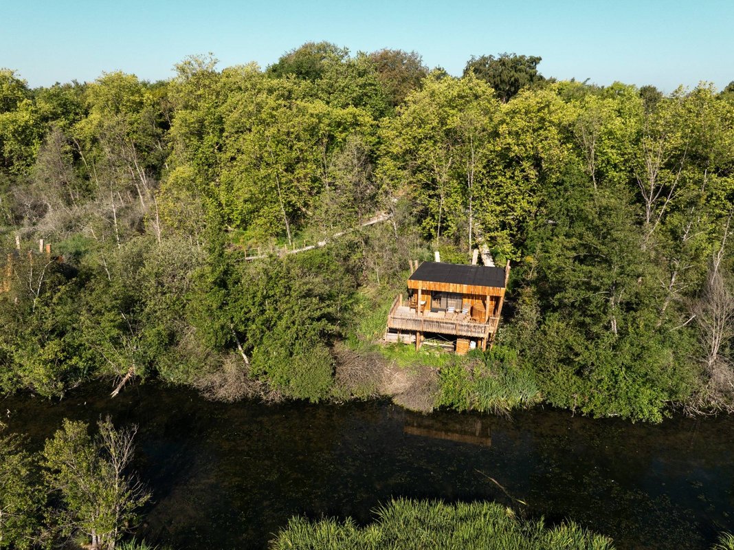 Cabane du Rivage (duo spa) à Moret-Loing-Et-Orvanne (2)
