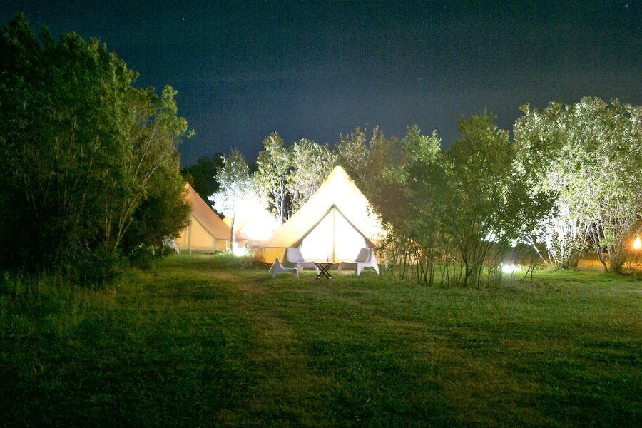 tente-eclairee-village-del-mar