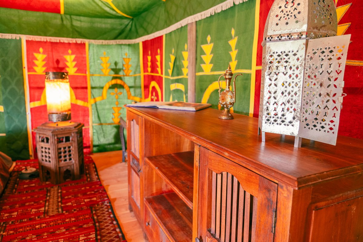 Tente Caïdale Marocaine à Caumont-Sur-Aure (7)