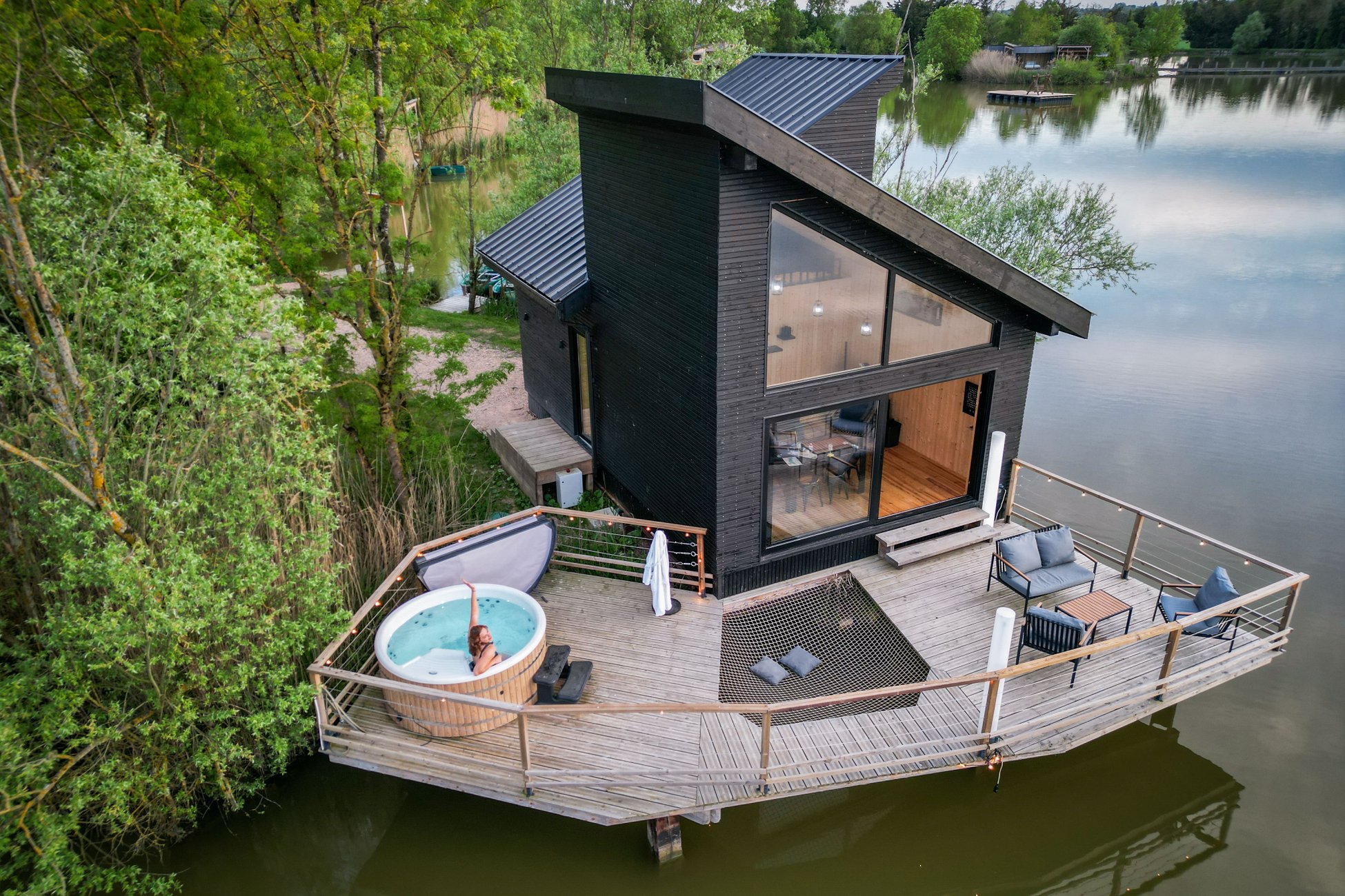 Hébergement UnicStay : Cabane Spa  Design 6 pers à Bâgé-Dommartin