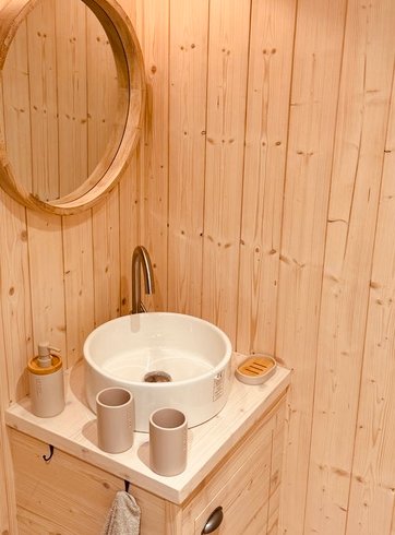 Hébergement AbracadaRoom : La Bignone, Roulotte & Spa partagé - Image 10