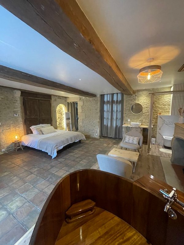 La Chambre de Caractère à Le Bu Sur Rouvres (2)