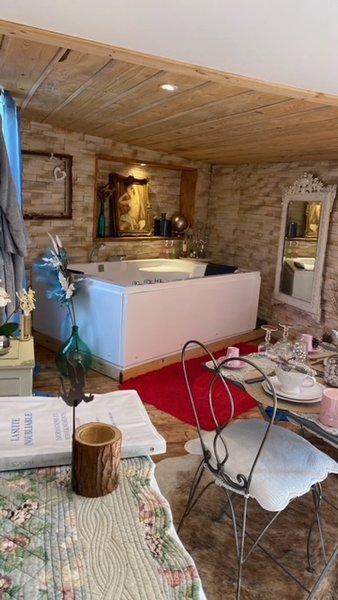 Hébergement AbracadaRoom : Suite inoubliable & SPA - Image 5