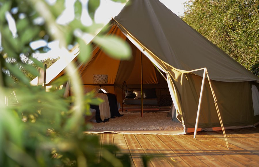 Hébergement AbracadaRoom : La Tente de Glamping avec piscine partagée - Image 2