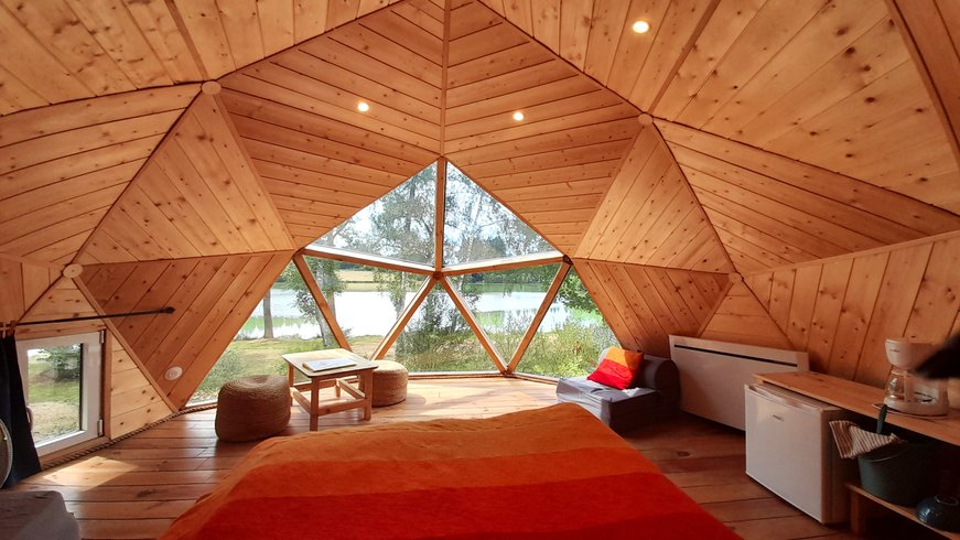 Hébergement AbracadaRoom : Dôme perché au bord du lac - Image 3