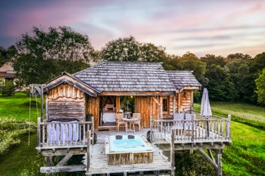 Cabane du Grand Chêne & Spa à Saint- Martin Des Combes (1)