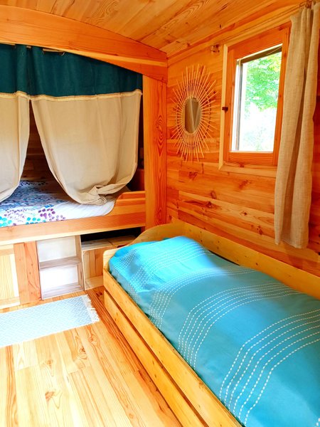 Hébergement AbracadaRoom : Roulotte Cévenole à l'ombre des platanes - Image 3