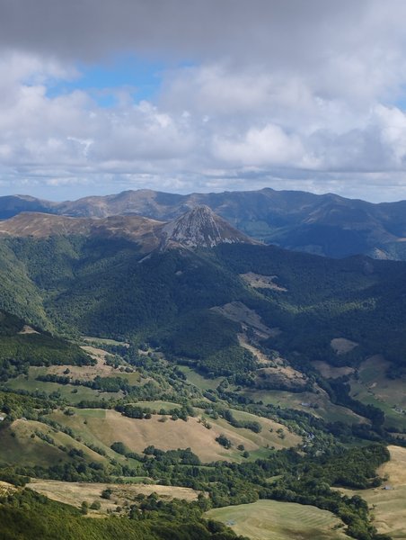 Domaine AbracadaRoom : La roulotte du p'tit Buron - Image 15