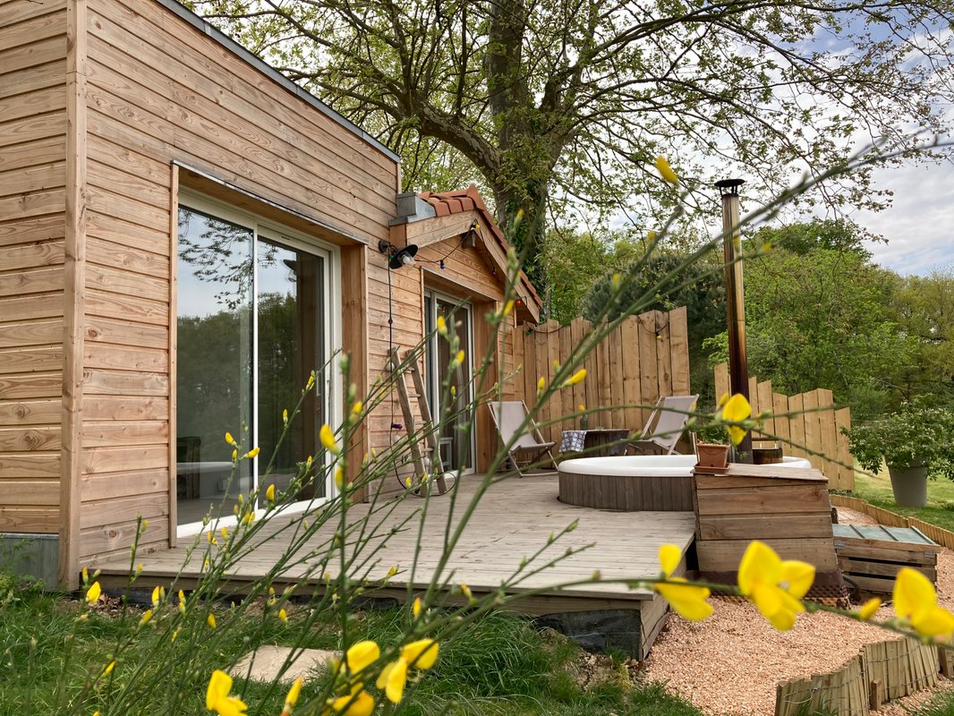 La Petite Cabane & Spa à Maureville (2)