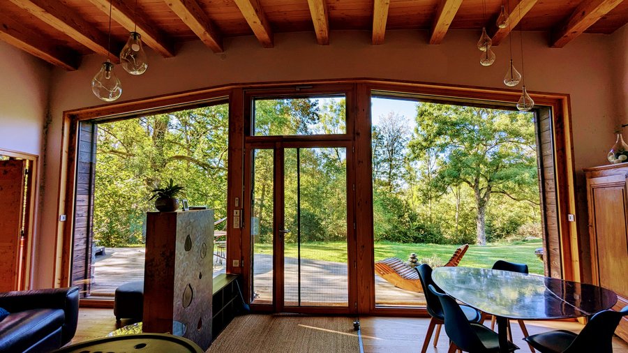 Hébergement AbracadaRoom : La Bulle d'Eau : écolodge au milieu des volcans avec Spa privatif - Image 4