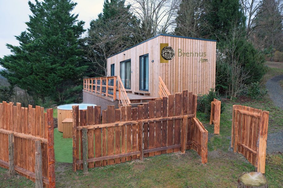 Hébergement AbracadaRoom : BRENNUS & Bain à remous - Image 1