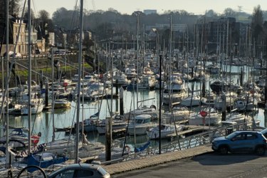 L'Atelier Duplex & Vue sur le port de plaisance à Saint Valery En Caux (2)