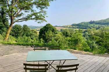 Cabane autonome dans les bois à Leynes (2)