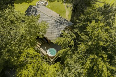 Cabanon Perché  à Château de Memanat à Chavanat (1)