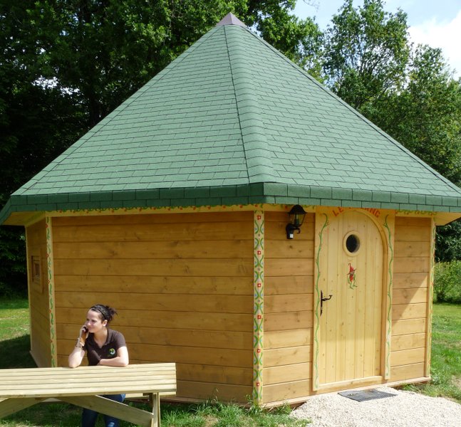 Hébergement AbracadaRoom : Yourte Isba n°1 - Image 4