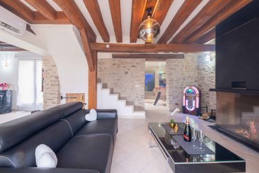 Eau Loin - Villa avec spa, sauna, hammam & salle de jeux à Ver Sur Launette (2)