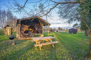 Lodge 1 champêtre avec douche privée extérieure