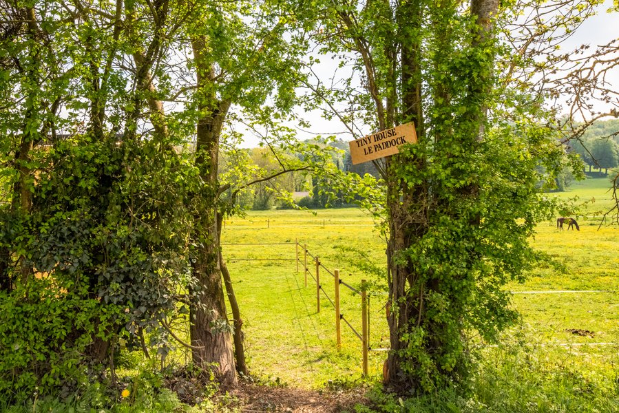 Domaine AbracadaRoom : Tiny House Le Paddock - Image 10