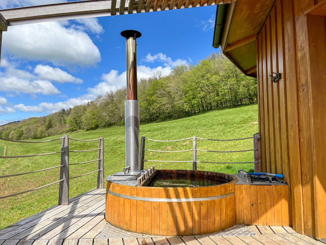 Cabane Douglas & Spa à Rothonay (3)