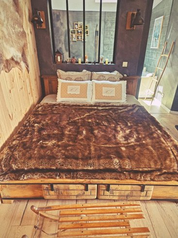 Hébergement AbracadaRoom : Chalet Romantique Spa & Ciné Privé / 10 min centre - Image 4