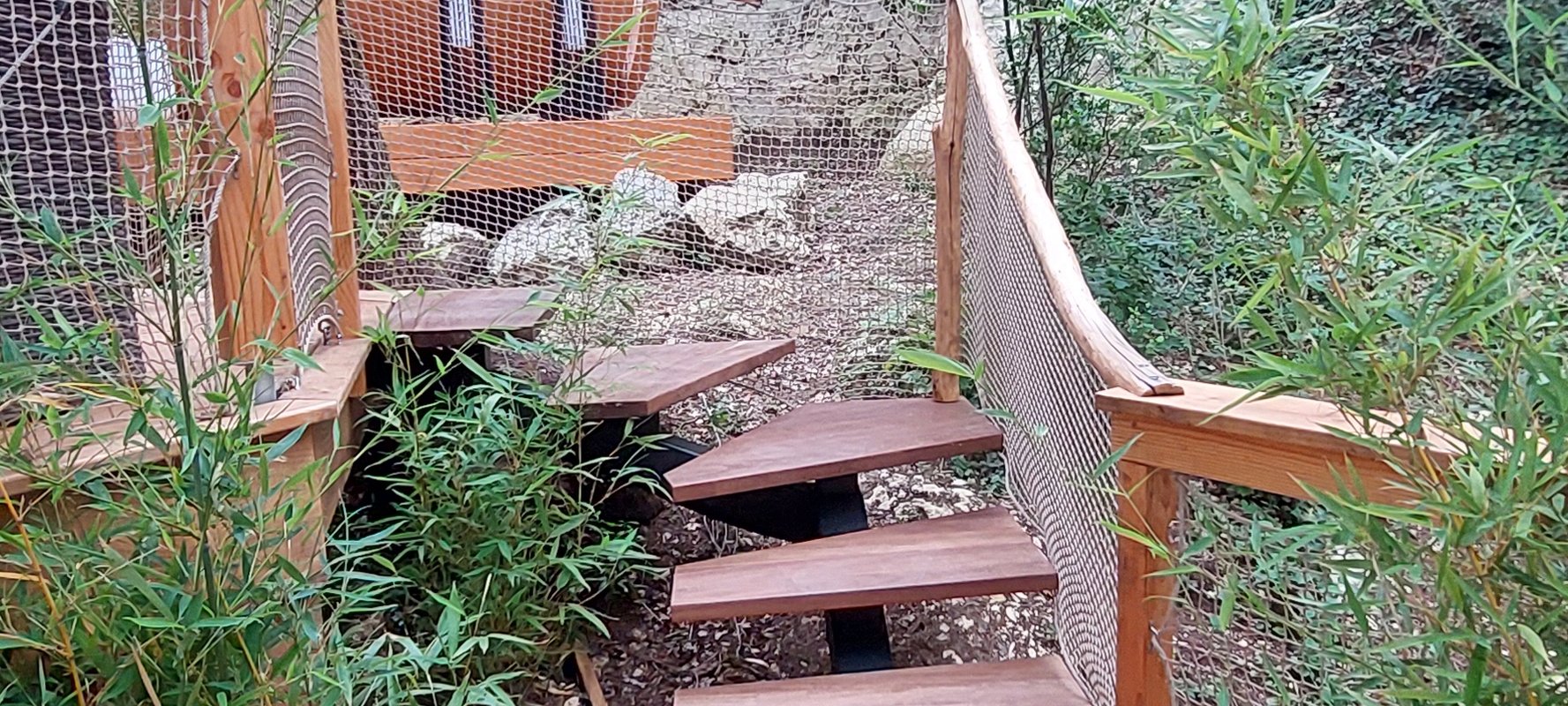 Cabane perchée GAIA & Spa à Sarrant (14)