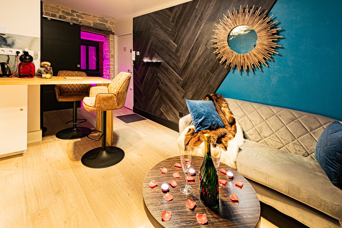 Glam Appart Spa Cosy Champagne & Parking à Dijon (11)