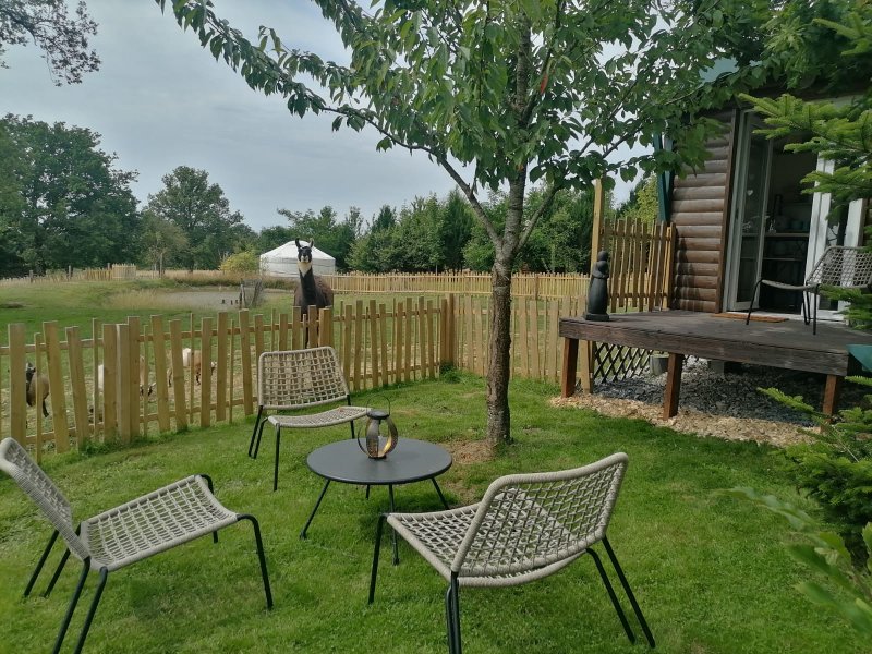 Hébergement AbracadaRoom : La Roulotte Kanavu au milieu des animaux - Image 4