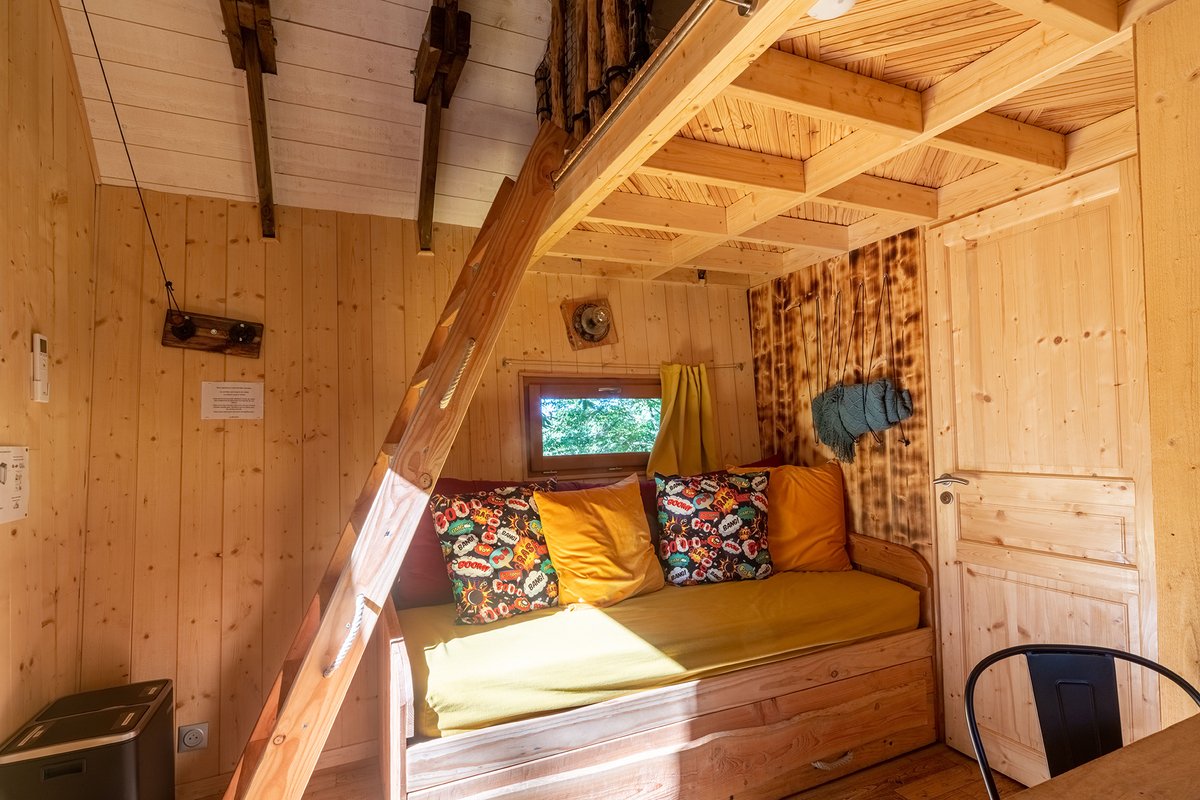 Cabane avec Spa "Cartoon" à Lamothe-Fénelon (9)