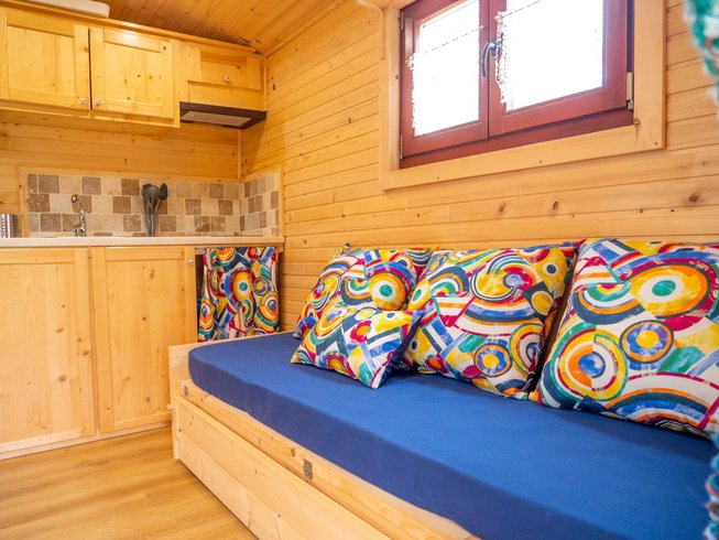 Hébergement AbracadaRoom : Roulotte Les Hirondelles — Musique et Nature - Image 3