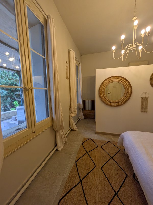 Chambre d'hôte La Loge Pourpre du Château Ste Colombe à Saint Genies Des Mourgues (8)