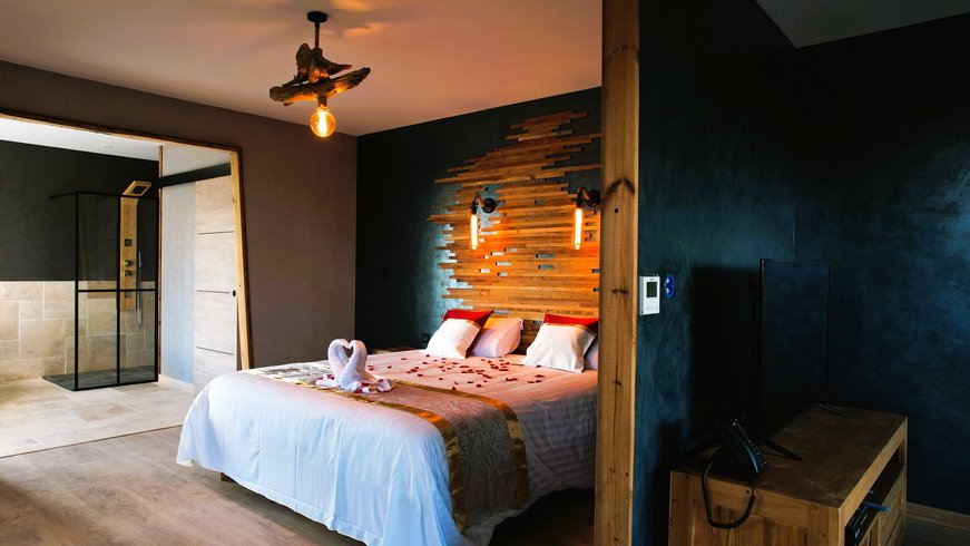 Hébergement AbracadaRoom : Villa Couple Baignoire Jacuzzi - Image 4