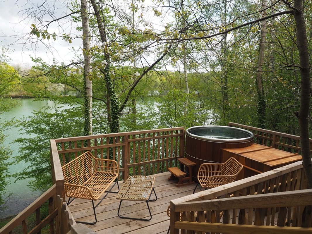 Cabanes Familles Spa au Bord de l'Eau à St-Léger-Aux-Bois (15)