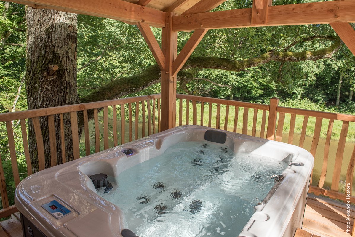 jacuzzi-cabane dans les arbres-séjour insolite en famille-centre-abracadaroom