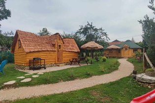 Cabanes au Fil des Saisons