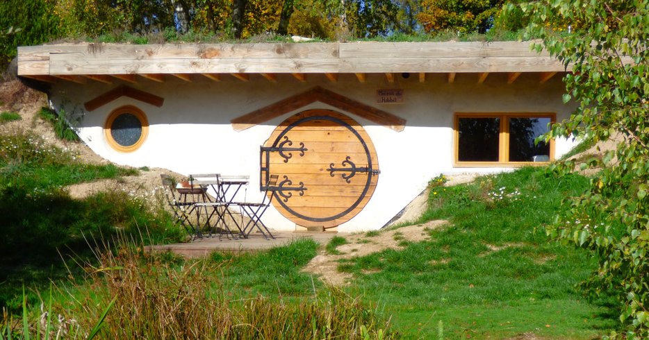 Hébergement AbracadaRoom : Maison du Hobbit au bord d'un lac - Image 1