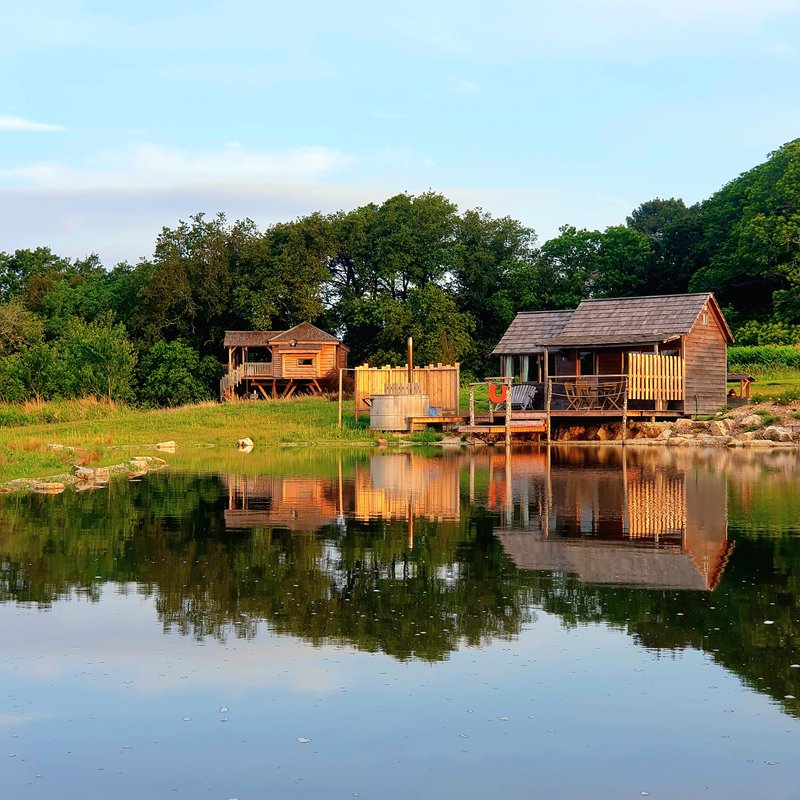 Cabane Spa sur l'eau à Ploemel (1)