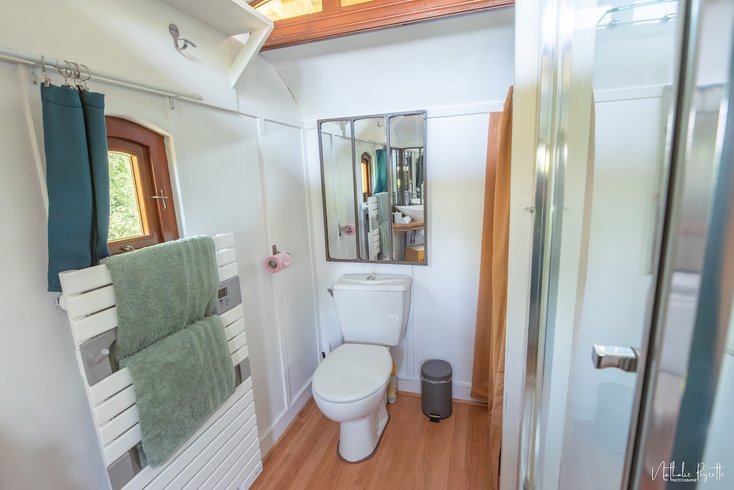 Hébergement AbracadaRoom : La roulotte de Fichous & Spa privatif - Image 7