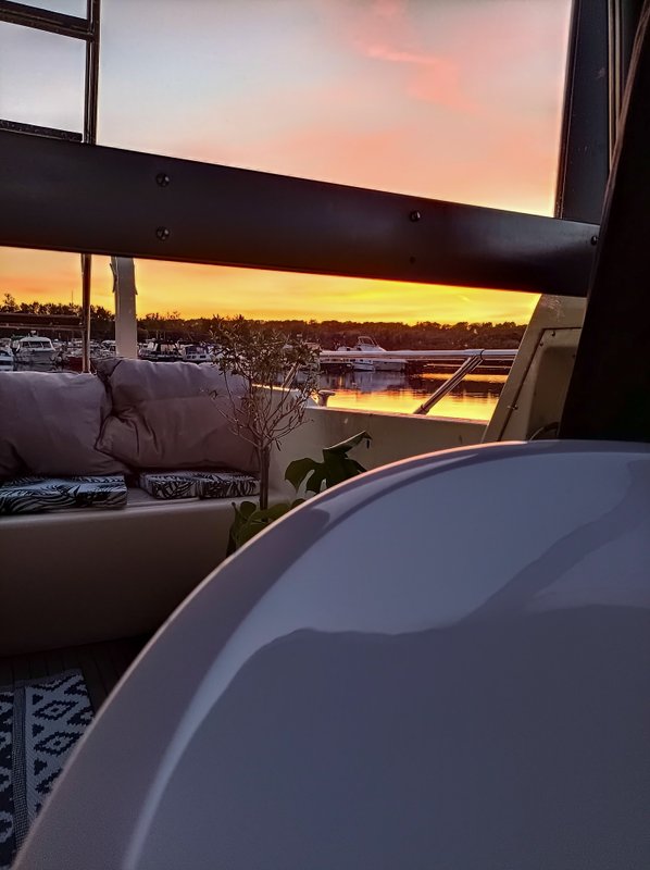 Yacht L'Odysea à Saint-Martin-La-Garenne (26)